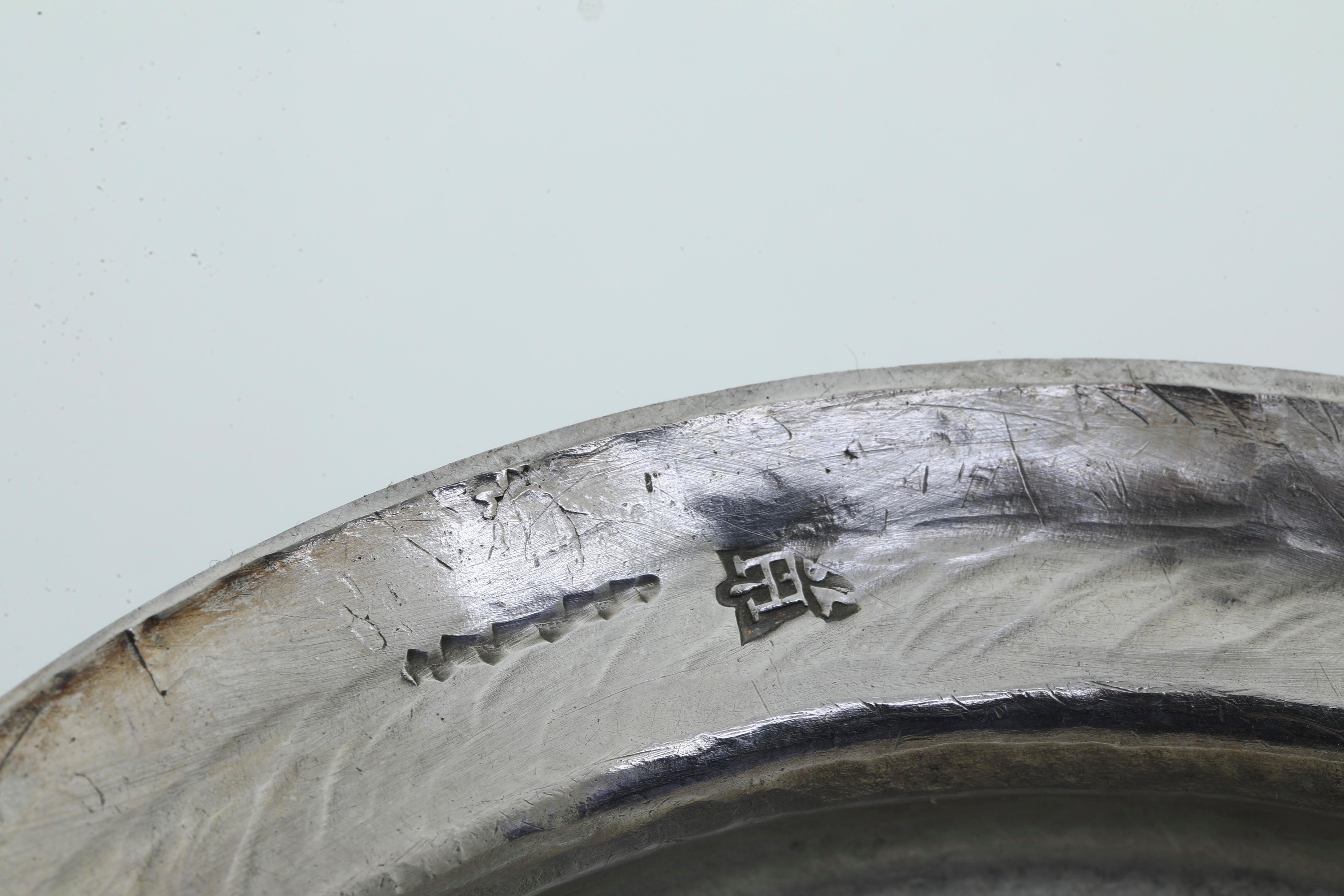 Calice genovese del XVIII secolo, argento fuso sbalzato e dorato, marchio della “Torretta” con da...