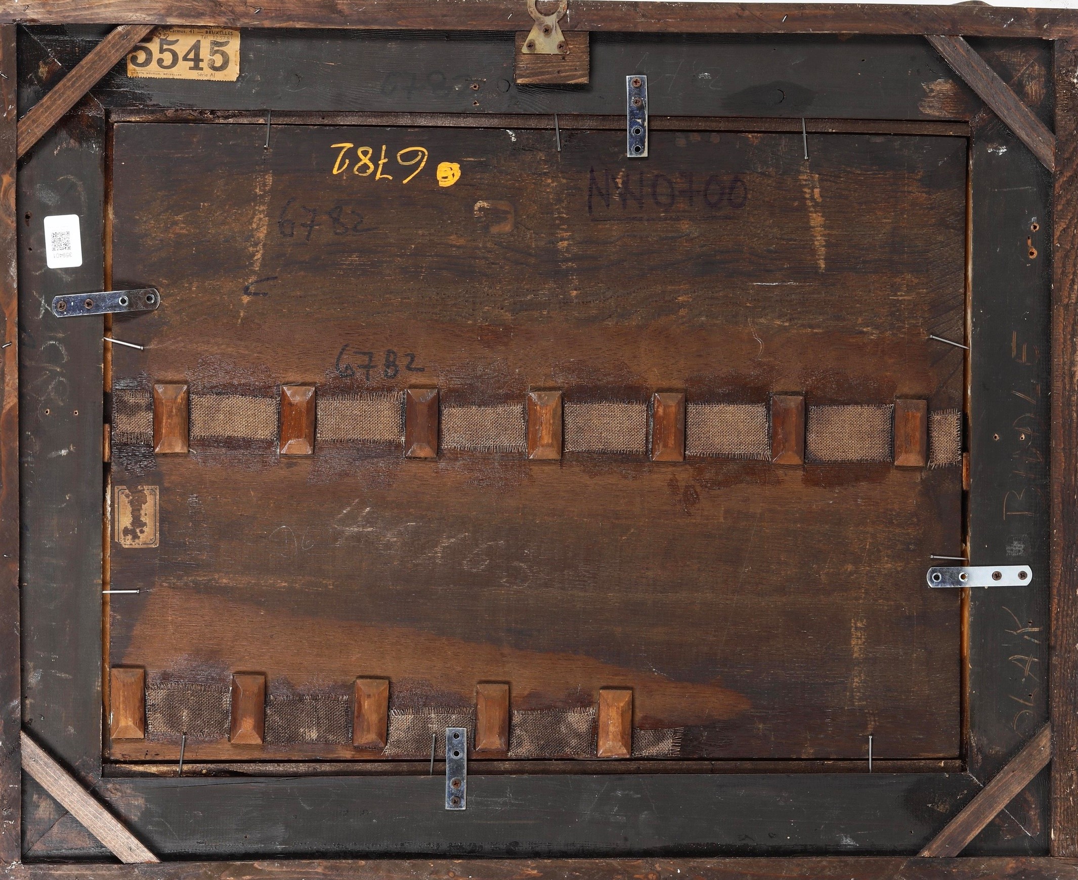 Cavalieri in sosta presso un accampamento militare