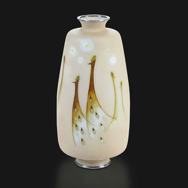 Vaso a smalti policromi raffigurante pavoni, firmato Tamura, Giappone, XX secolo