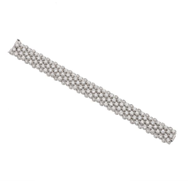 Brilliant-cut diamond and platinum bracelet