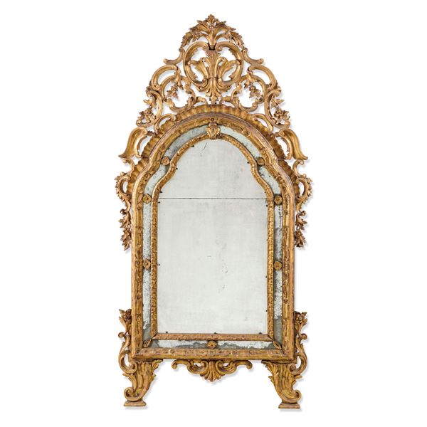 Specchiera in legno intagliato e dorato, XIX secolo