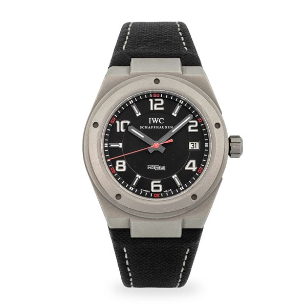 IWC - Ingenieur AMG ref. IW322702 in titanio, quadrante nero numeri Arabi applicati con datario al tre, circa 2008