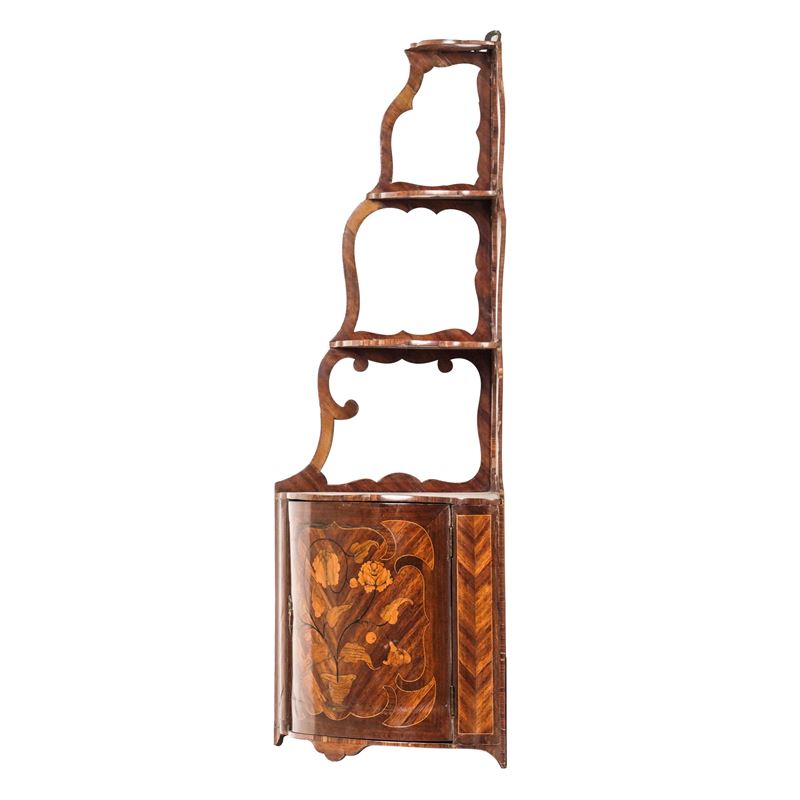Etagere angolare. XVIII secolo  - Asta Dimore Italiane - Cambi Casa d'Aste