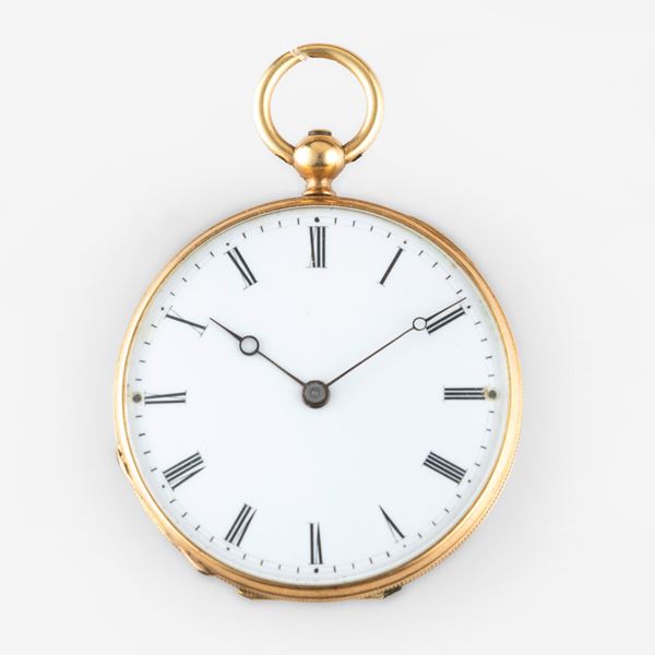 Orologio da tasca in oro giallo 18k con cassa decorata, quadrante smalto bianco con numeri Romani e  [..]