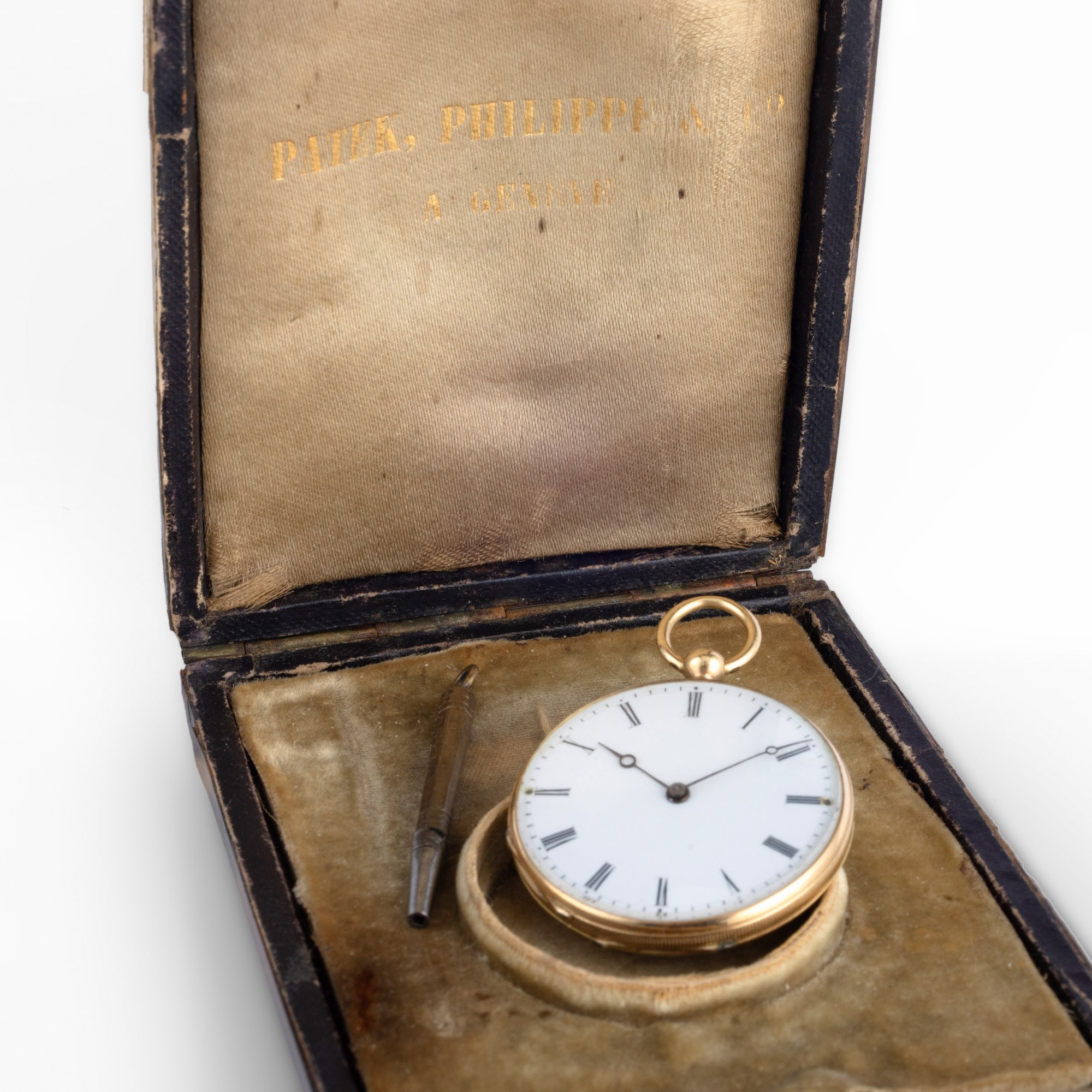 Patek Philippe - Orologio da tasca in oro giallo 18k con cassa decorata, quadrante in smalto bian...