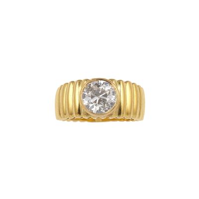 Anello a fascia in oro giallo 750/1000 con diamante di vecchio taglio di circa 1.70 ct