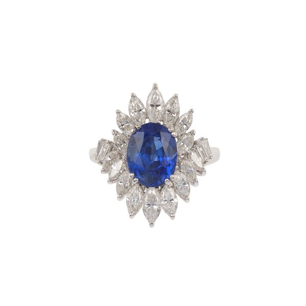 Anello con zaffiro Burma di ct 3.29, nessuna indicazione di trattamento termico