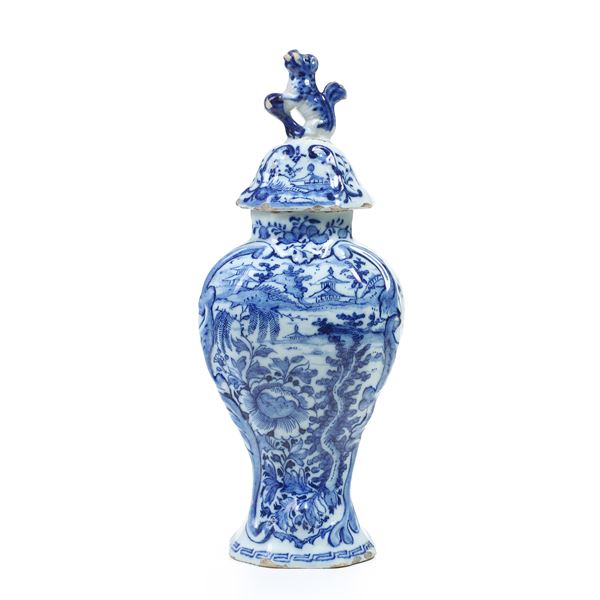 Vaso con coperchio. Delft, XVIII secolo.