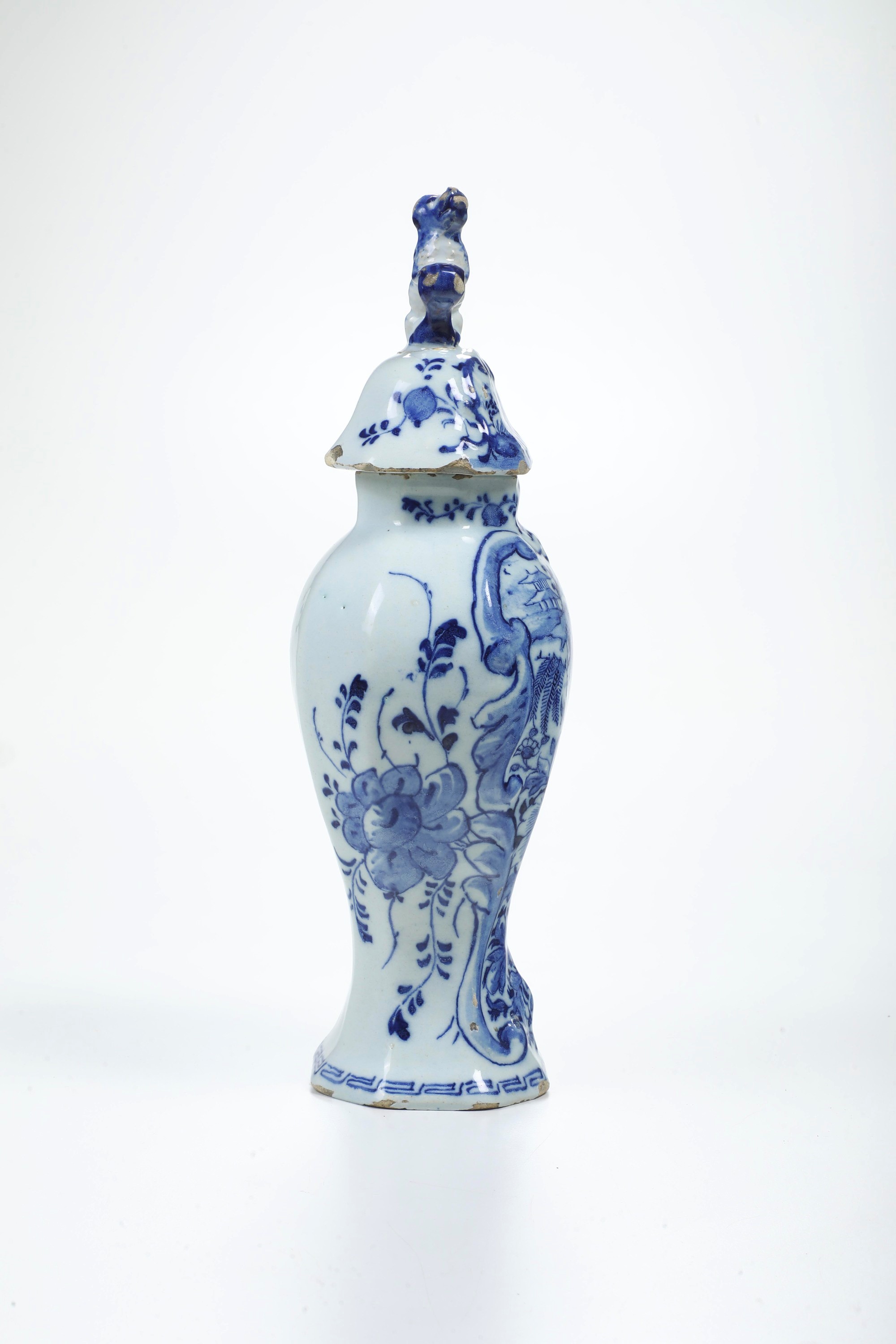 Vaso con coperchio. Delft, XVIII secolo.