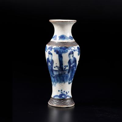 Cina, Vaso in porcellana con decoro monocromo blu, XX secolo