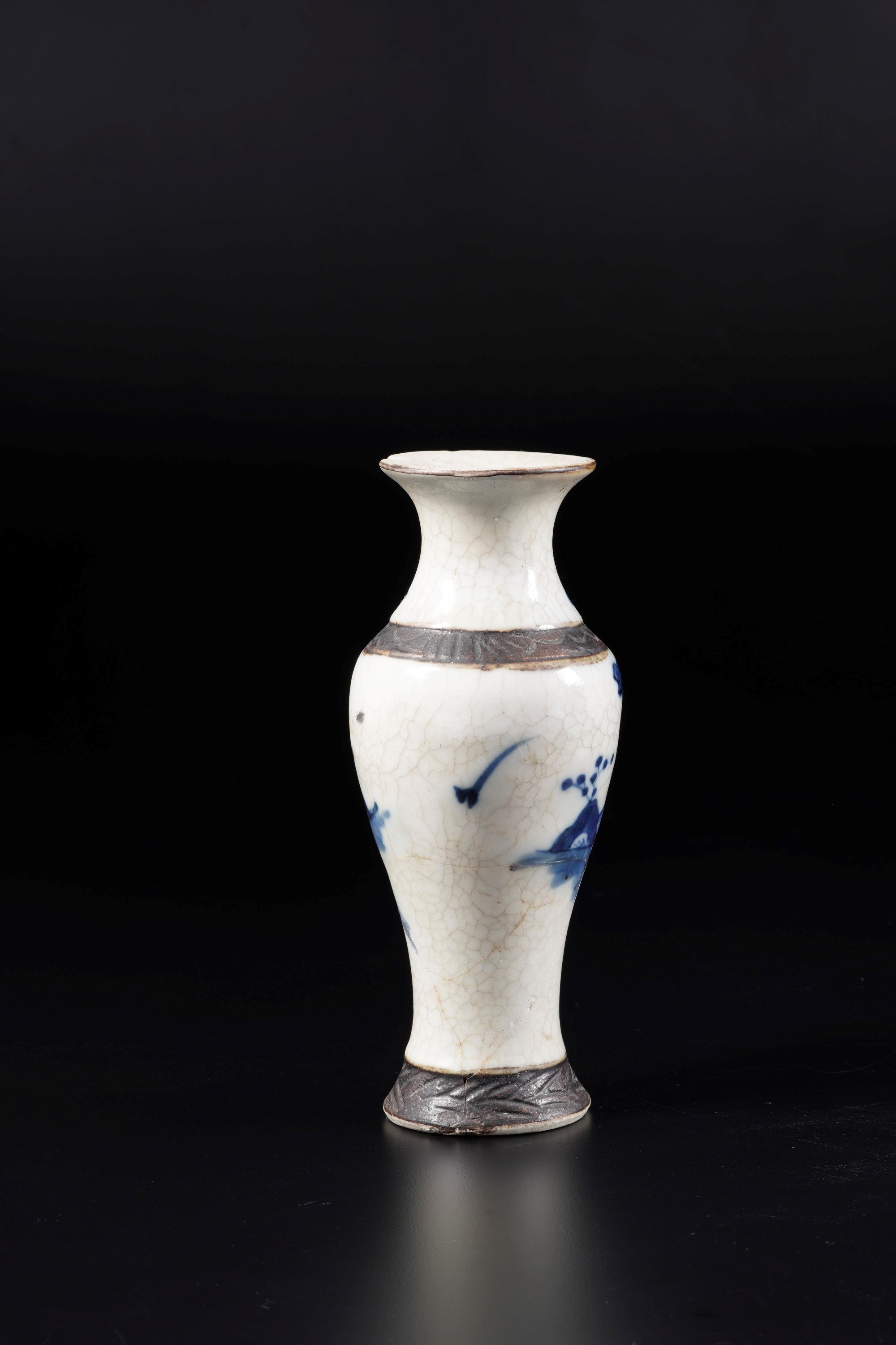 Cina, Vaso in porcellana con decoro monocromo blu, XX secolo