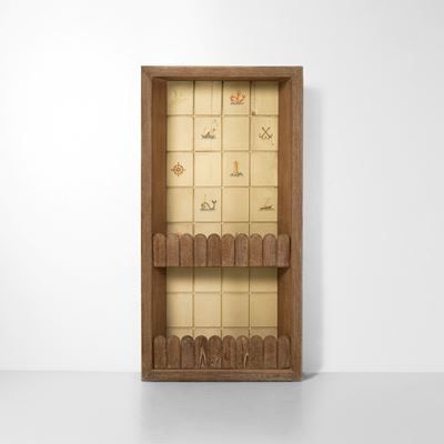 Mobile a nicchia, legno cérusé con decoro laccato a mano (Italia, circa 1950)