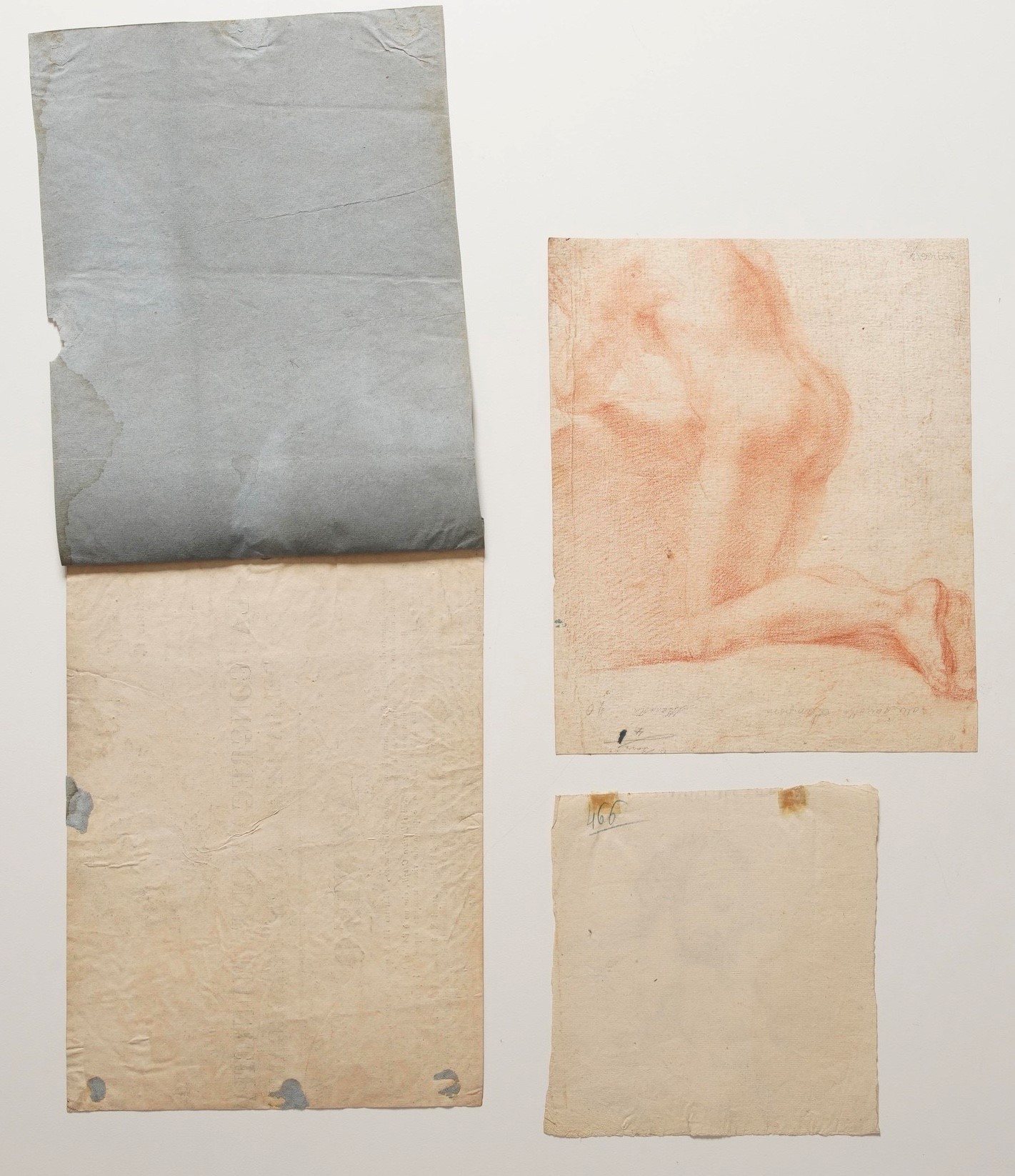 Tre disegni a matita su carta