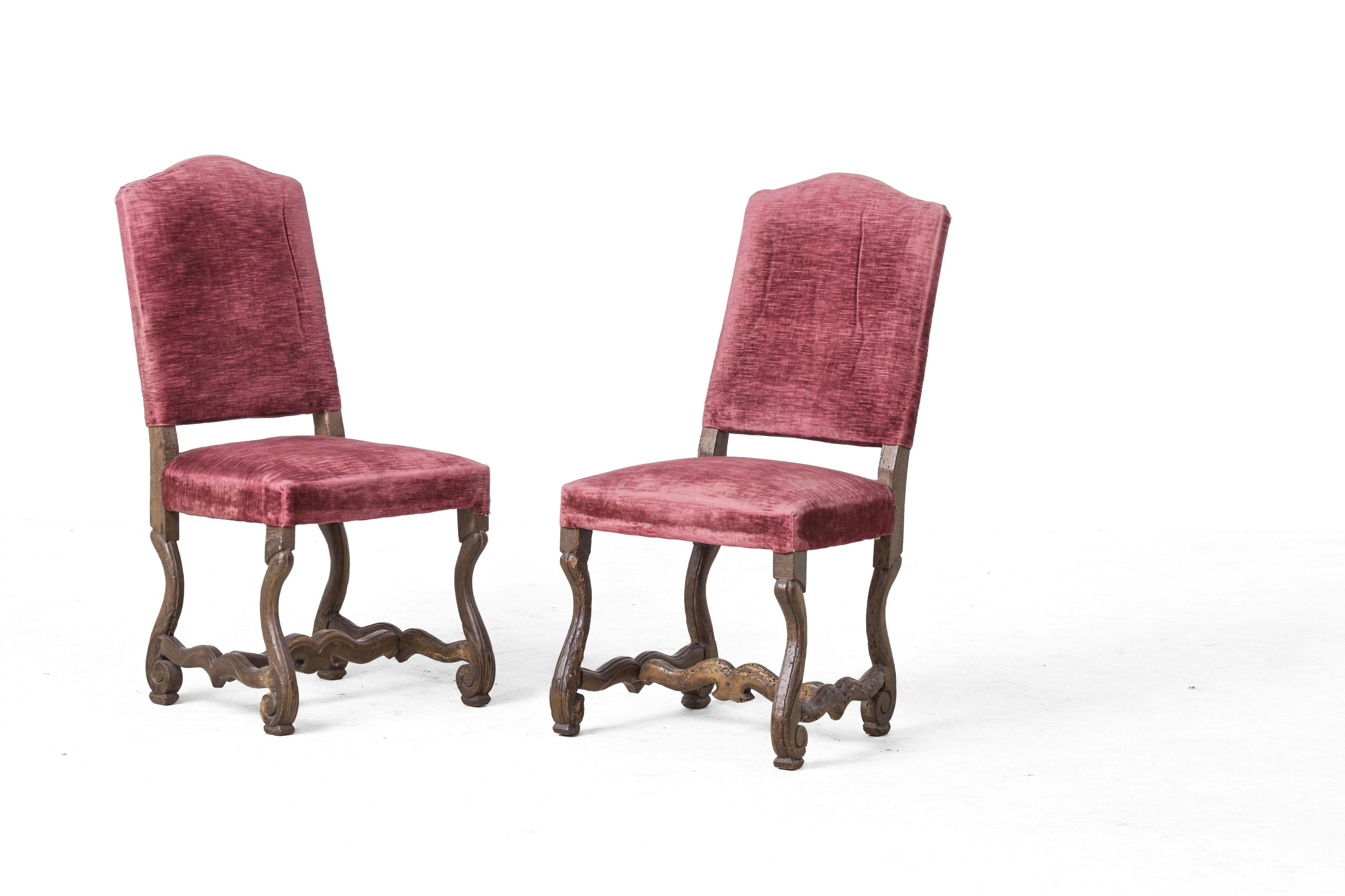 Gruppo di otto sedie con gambe a osso di montone. XVIII-XIX secolo