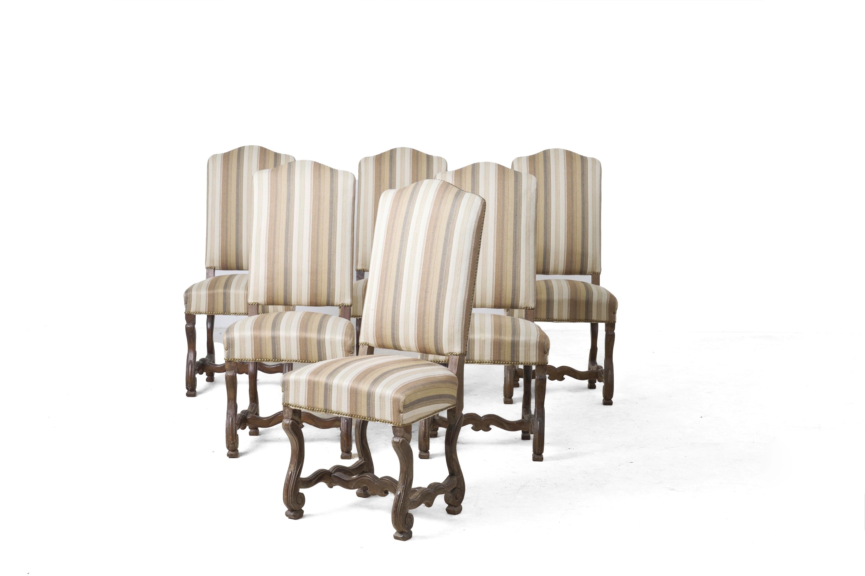 Gruppo di otto sedie con gambe a osso di montone. XVIII-XIX secolo
