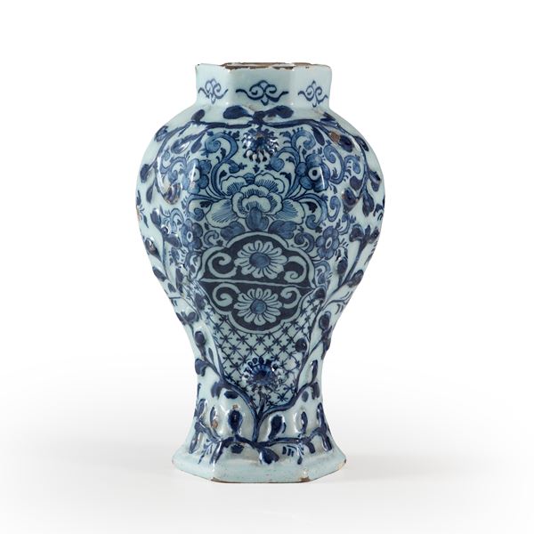 Vaso in porcellana di Delft