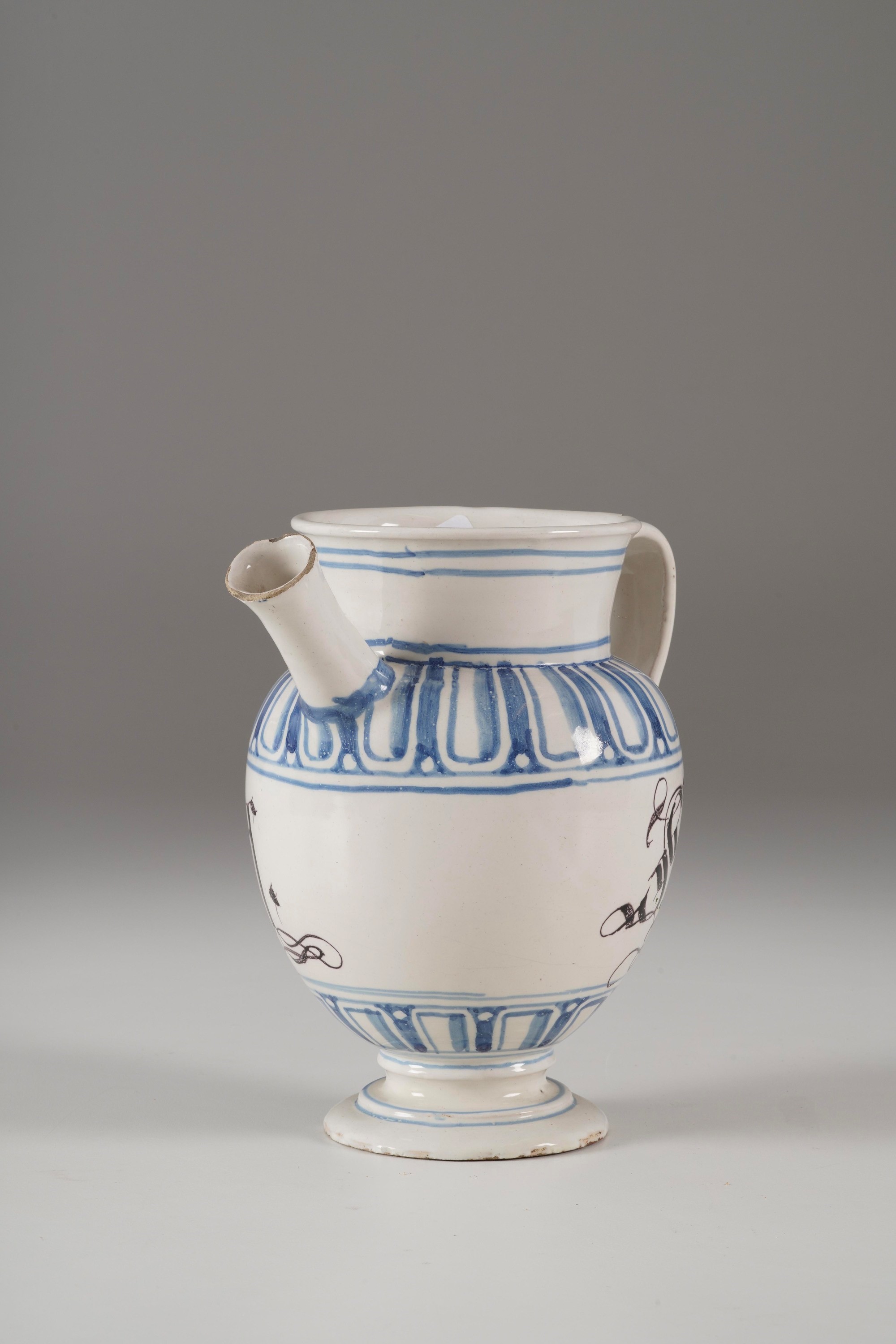 Manifattura di Bassano, Orciolo in maiolica invetriata, XVIII secolo