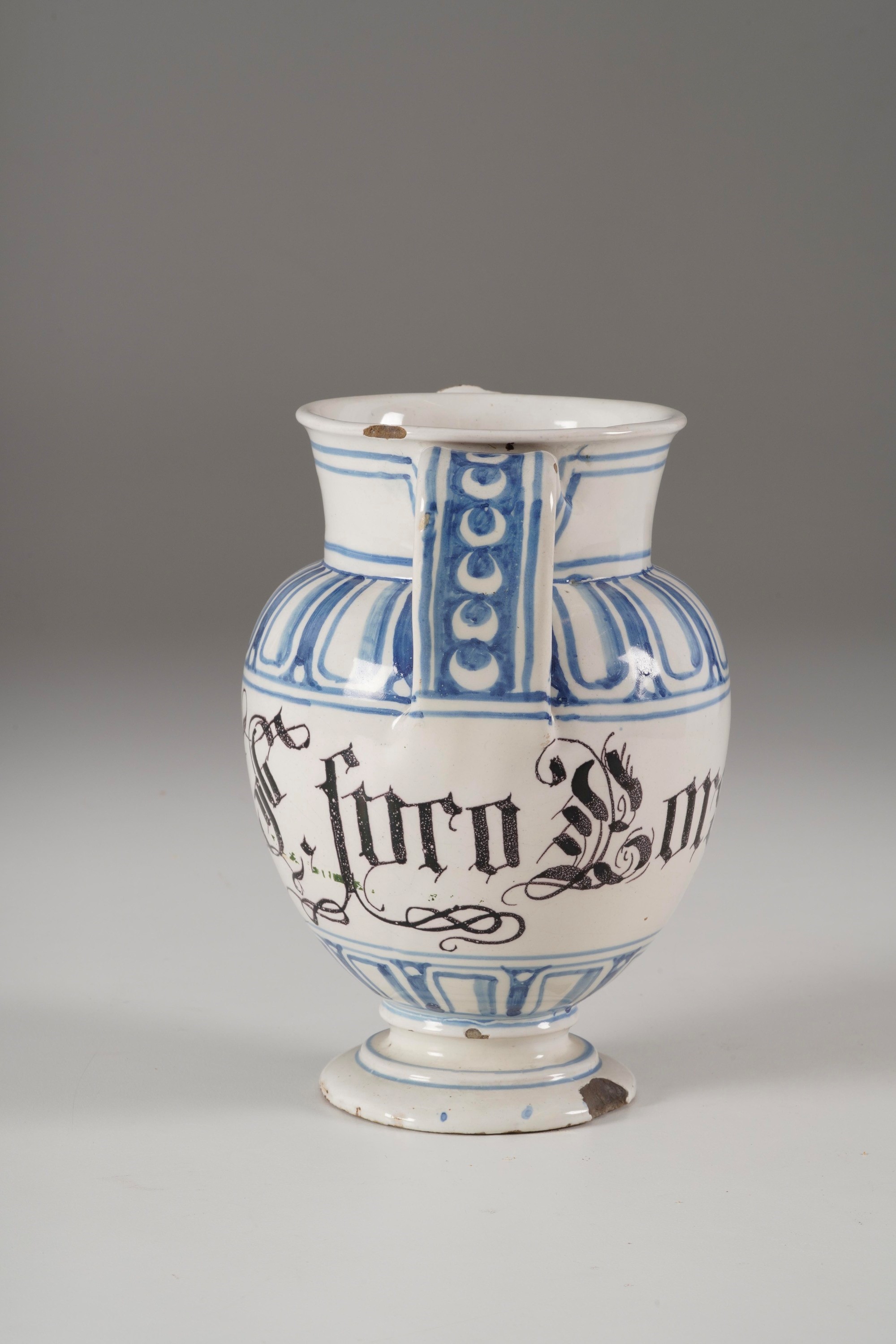 Manifattura di Bassano, Orciolo in maiolica invetriata, XVIII secolo