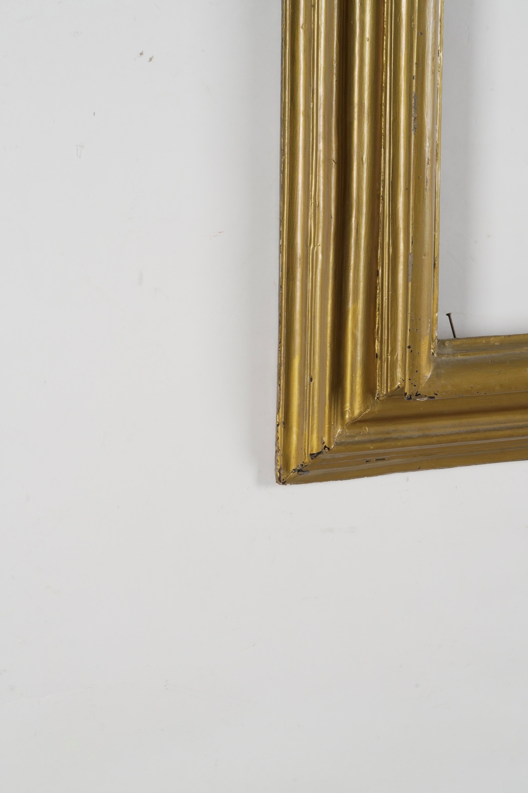 Cornice, Italia centrale XVIII secolo, legno dorato