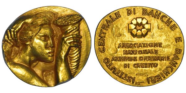 VARIE - REPUBBLICA ITALIANA. ISTITUTO CENTRALE DI BANCHE E BANCHIERI. Medaglia in oro. Istituto Centrale di Banche e Banchieri.