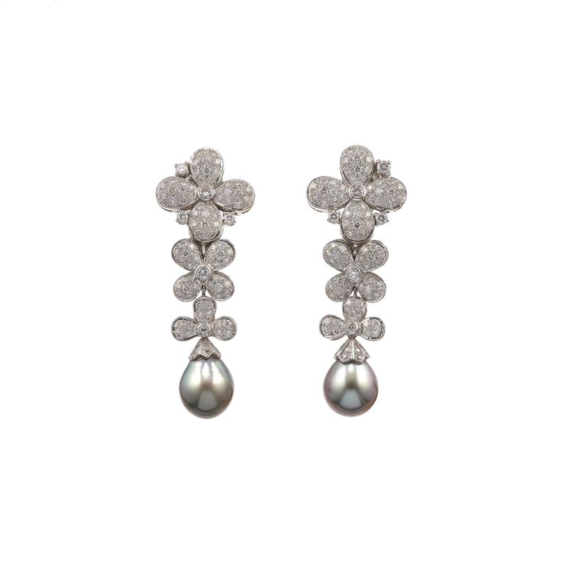Pair of cultured grey pearl, diamond and gold earrings  - Auction Fine Jewellery - Cambi Casa d'Aste