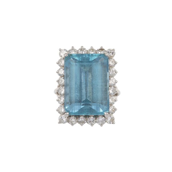 Diamond, aquamarine and gold ring