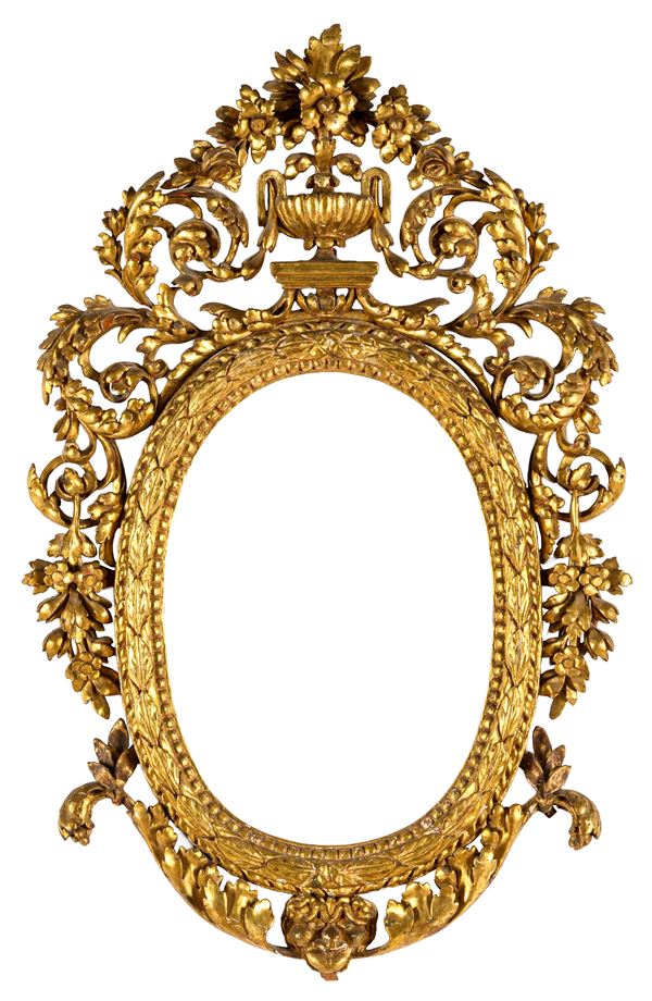 Cornice ovale. Genova XVIII secolo