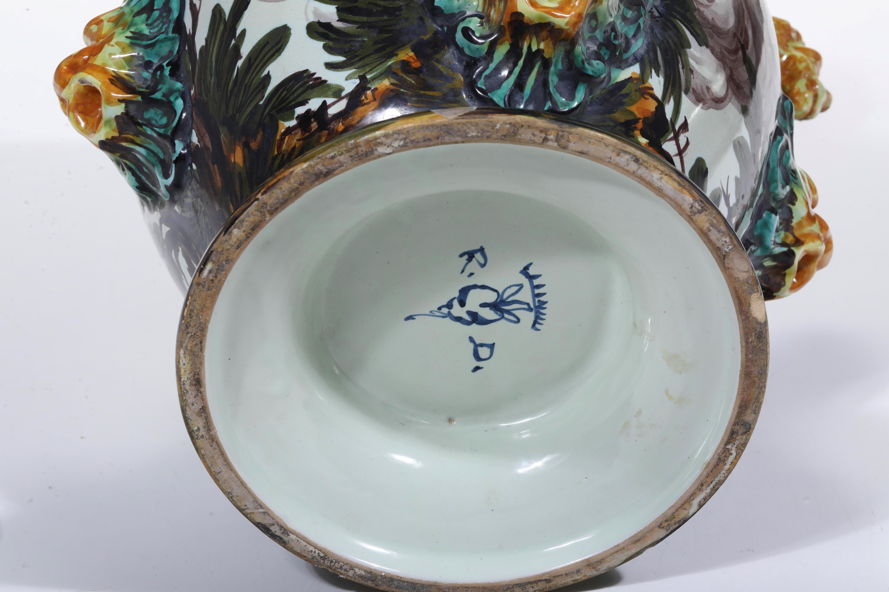 Vaso biansato. Liguria, Albissola o Varazze, Dario Ravano (1876-1961), prima metà del XX secolo.