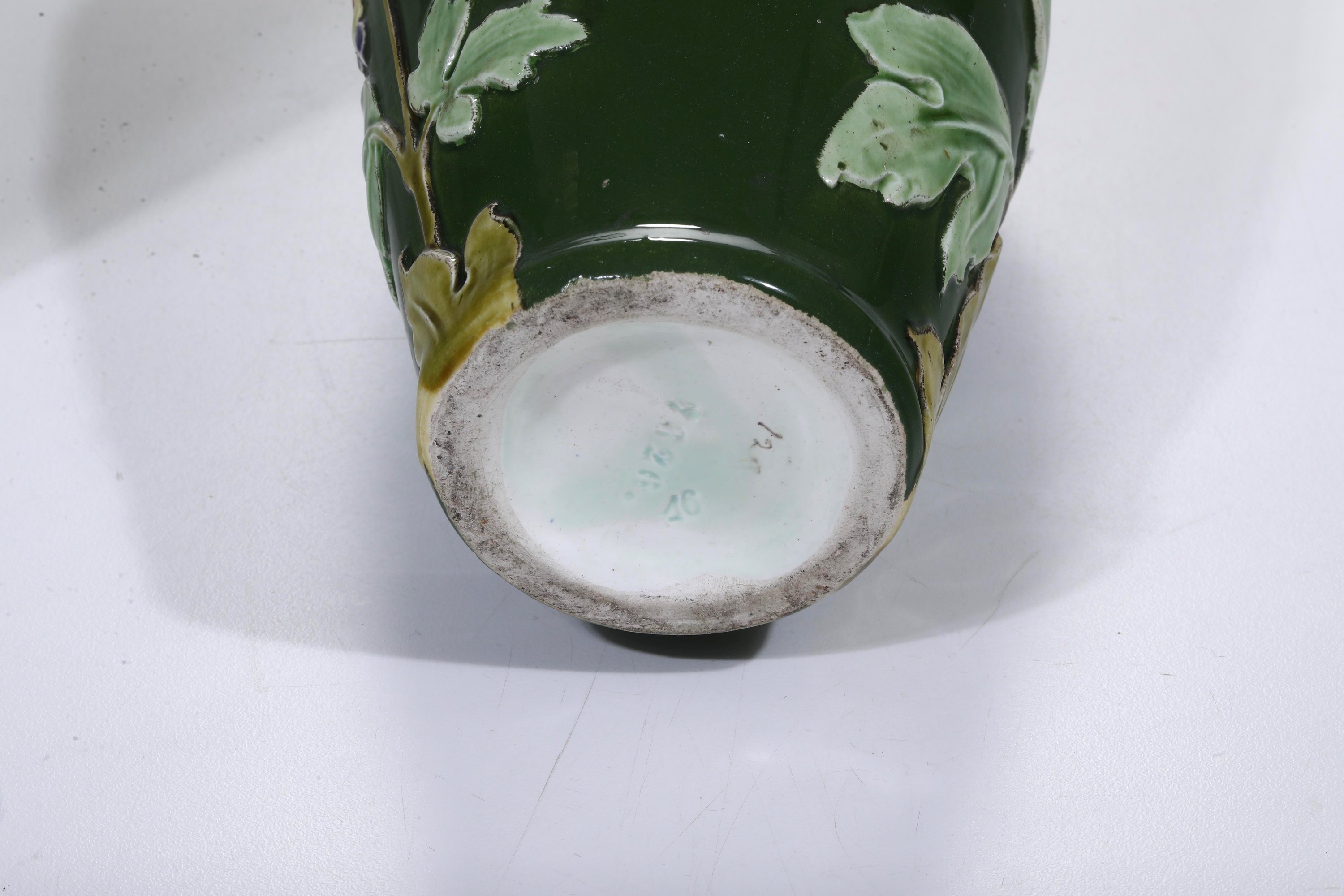 Coppia di vasi Liberty. Probabilmente Boemia, Biela presso Bodenbach, Manifattura Julius Dressler...