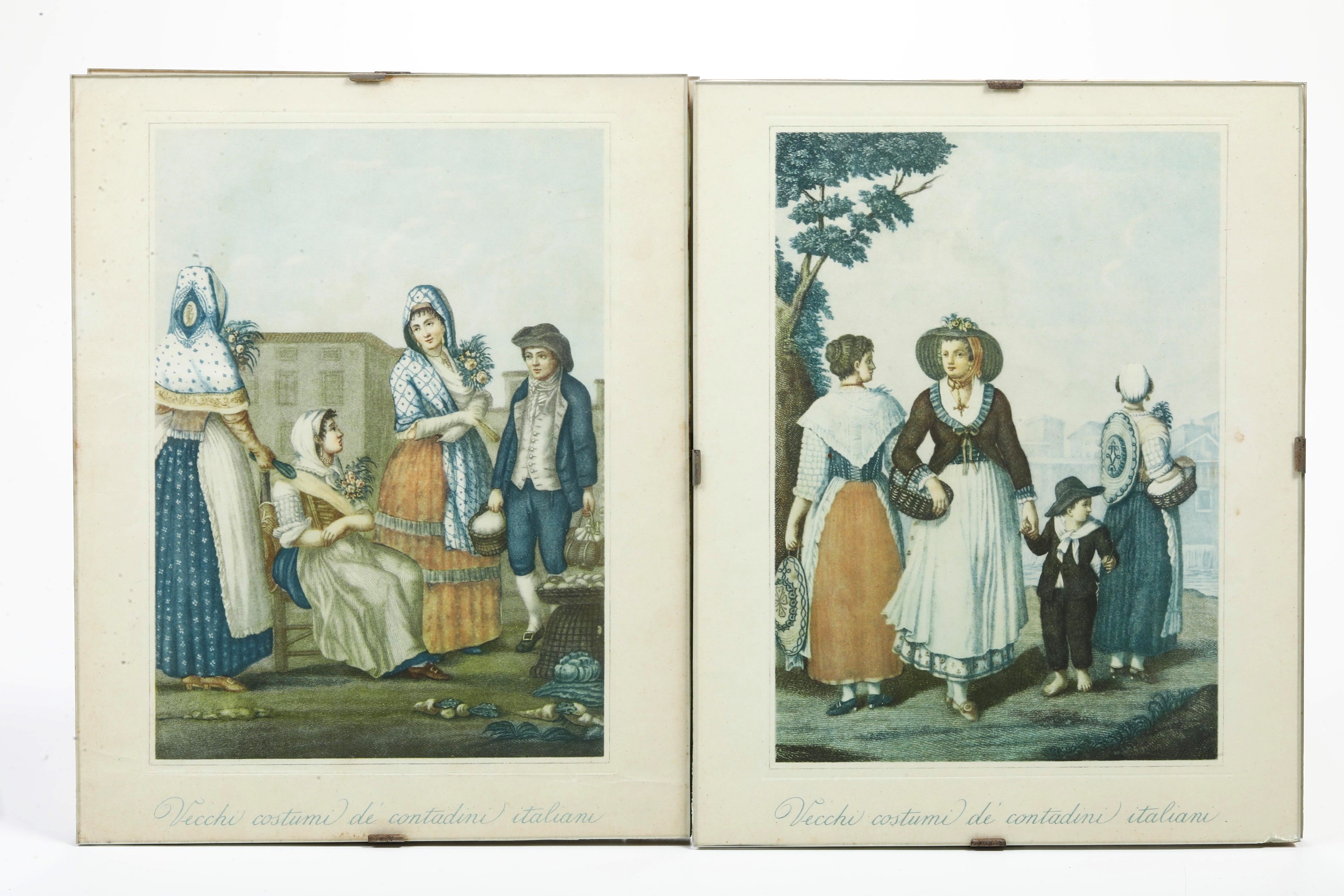 Quattro stampe raffiguranti costumi tradizionali italiani