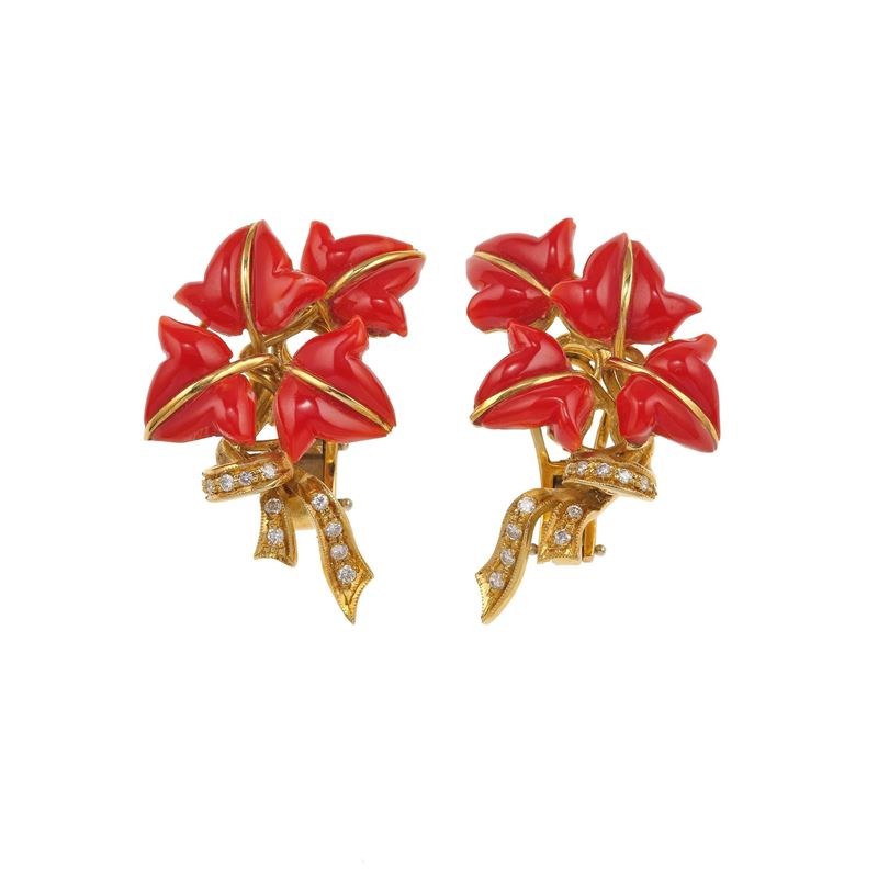 Pair of coral, diamond and gold earrings  - Auction Fine Jewellery - Cambi Casa d'Aste