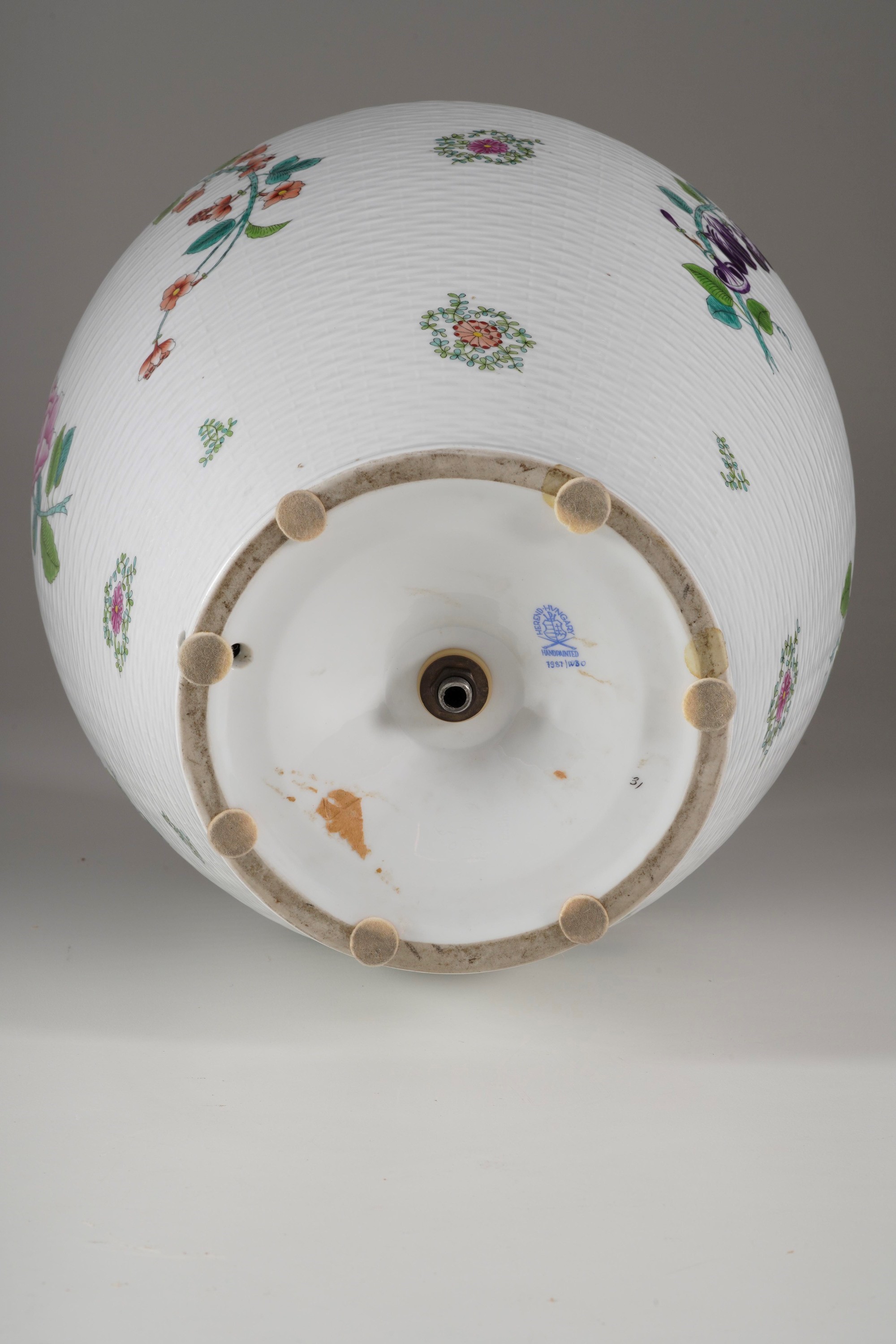 Herend, Vaso in porcellana, XX secolo, cm 28x55
