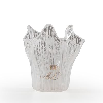 Piccolo vaso a fazzoletto in vetro con monogramma coronato