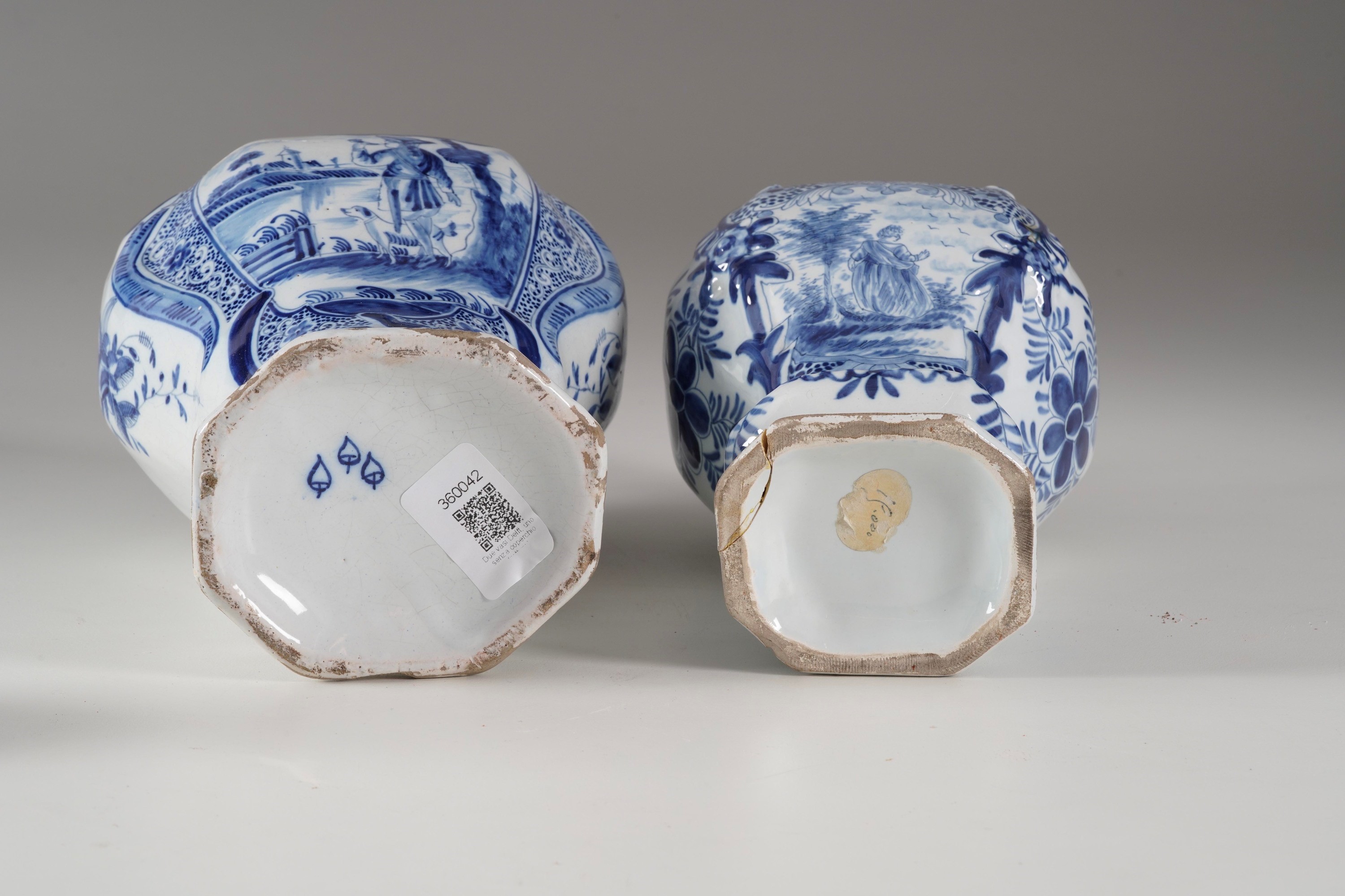 Porcellana di Delft, Vaso e Potiche con coperchio a forma di cane di Pho