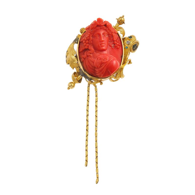 Carved coral and gold brooch. Small damages  - Auction Fine Jewellery - Cambi Casa d'Aste
