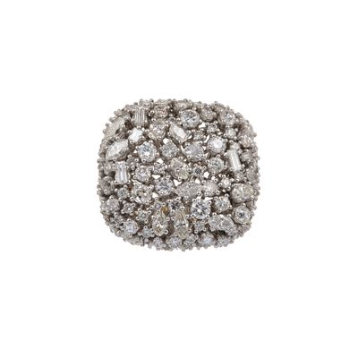 Anello con Pavè di Diamanti di Diversi Tagli