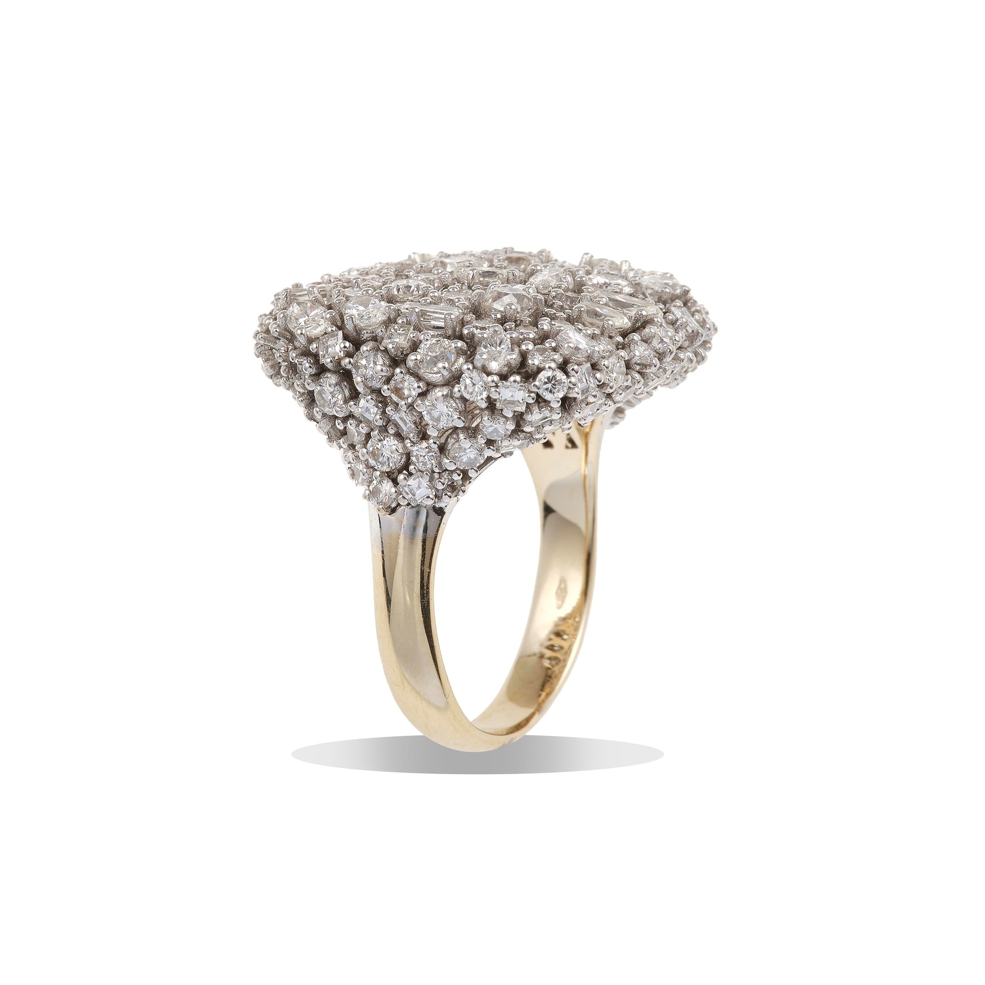 Anello con Pavè di Diamanti di Diversi Tagli