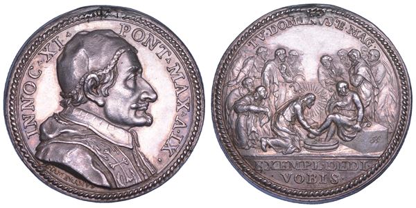 STATO PONTIFICIO. INNOCENZO XI (Benedetto Odescalchi), 1676-1689. Medaglia in argento A. IX (1685). Lavanda dei piedi del Giovedì Santo.
