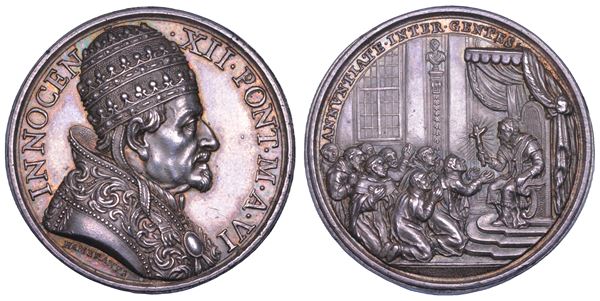STATO PONTIFICIO. INNOCENZO XII (Antonio Pignatelli), 1691–1700. Medaglia annuale in argento A. VI (1697). Nuovo impulso al Collegio di Propaganda Fide.