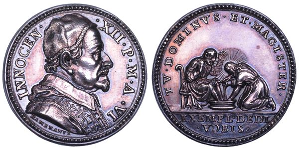 STATO PONTIFICIO. INNOCENZO XII (Antonio Pignatelli), 1691–1700. Medaglia in argento A. VI (1697). Lavanda dei piedi del giovedì santo.