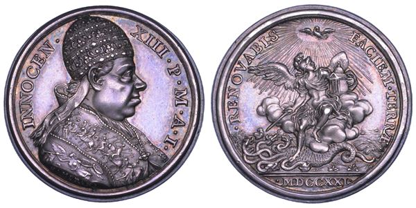 STATO PONTIFICIO. INNOCENZO XIII (Michelangelo Conti di Poli), 1721-1724. Medaglia annuale in argento 1721/A. I. Possesso della Basilica Lateranense.