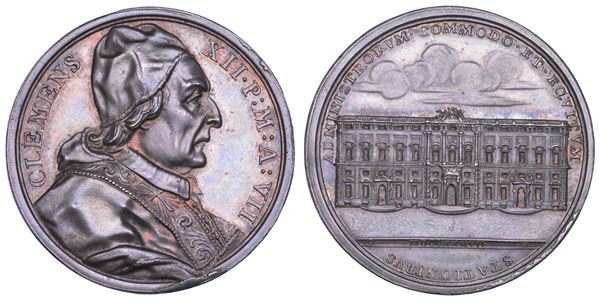 STATO PONTIFICIO. CLEMENTE XII (Lorenzo Corsini), 1730-1740. Medaglia annuale in argento 1737/A. VII. Palazzo della Consulta a Roma.