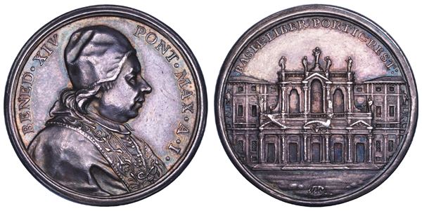 STATO PONTIFICIO. BENEDETTO XIV (Prospero Lorenzo Lambertini), 1740-1758. Medaglia annuale in argento 1741/A. I. Costruzione del nuovo portico della Basilica di Santa Maria Maggiore.