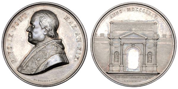 STATO PONTIFICIO. PIO IX (Giovanni Maria Mastai Ferretti), 1846-1878. Medaglia annuale in argento 1864/A.XIX. Restauro di Porta Pia edificata nel luogo dell'Antica Porta Nomentana.