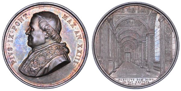 STATO PONTIFICIO. PIO IX (Giovanni Maria Mastai Ferretti), 1846-1878. Medaglia annuale in argento 1868/A. XXIII. Sistemazione nella galleria Piana delle Logge di Raffaello detta Loggia Pia che conduce all'appartamento papale.