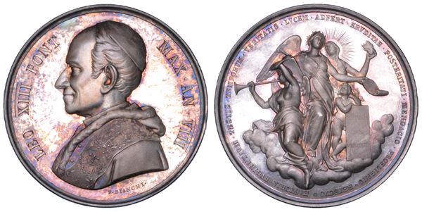 ROMA. LEONE XIII (Vincenzo Gioacchino Luigi Pecci), 1878-1903. Medaglia annuale in argento 1885/A.VIII. Apertura dell'Archivio Segreto Vaticano.