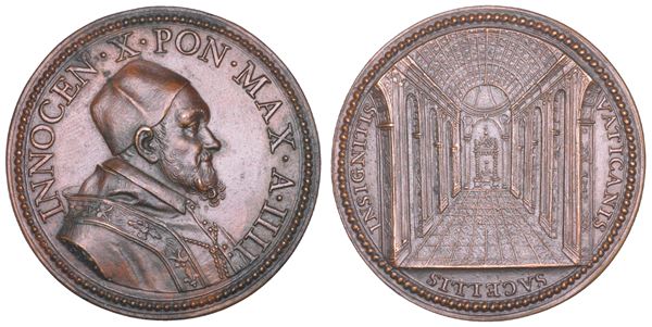 STATO PONTIFICIO. INNOCENZO X (Giovanni Battista Pamphilj), 1644-1655. Medaglia annuale in bronzo A. IIII (1648). Decorazioni della Basilica Vaticana.