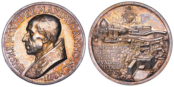 VATICANO. PIO XII (Eugenio Pacelli), 1939-1958. Medaglia in argento 1953. Inaugurazione del Nuovo Collegio Americano del Nord.