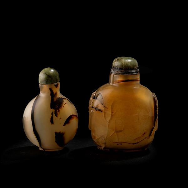 Lotto composto da due Snuff bottle in agata, Cina, Dinastia Qing, XIX secolo
