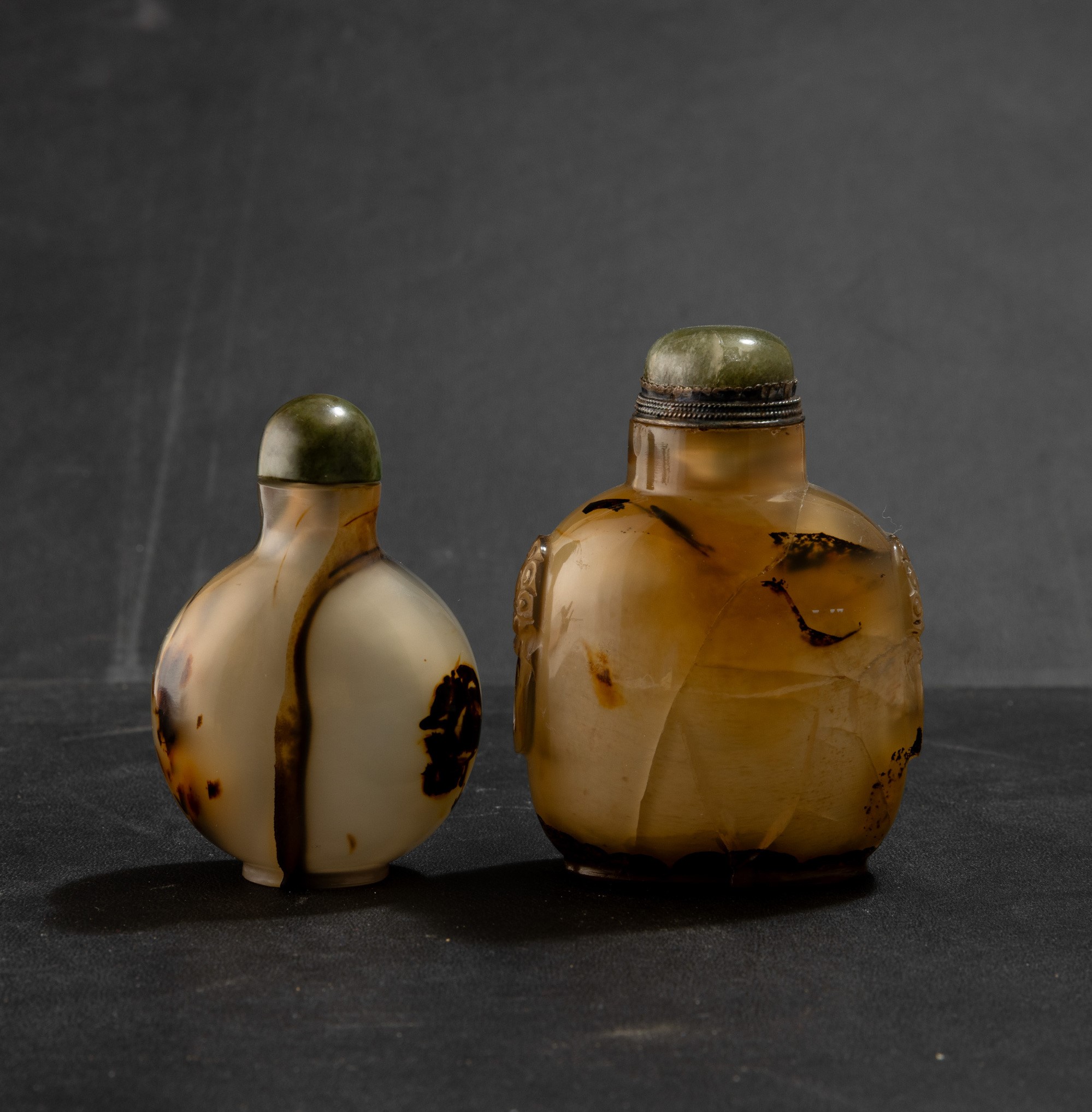 Cina, Due snuff bottle in agata, Dinastia Qing, XIX secolo